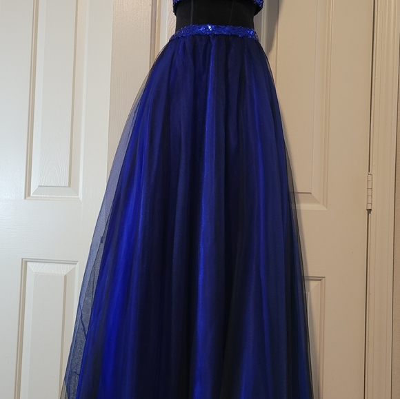 Dress - Picture 4 of 5